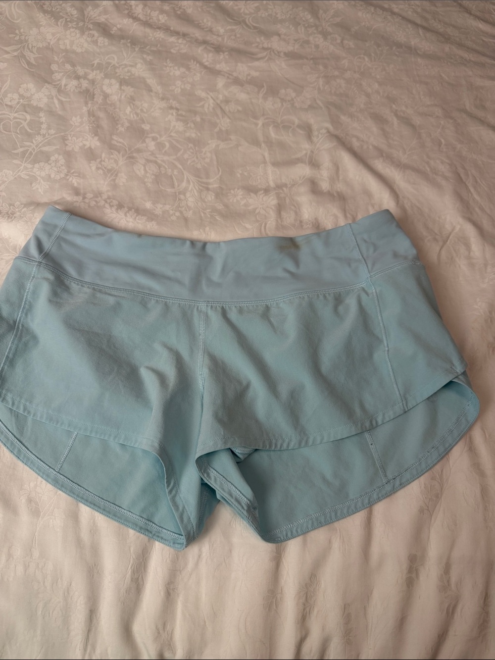 Lululemon Hotty Hot shorts Light Blue sz 6